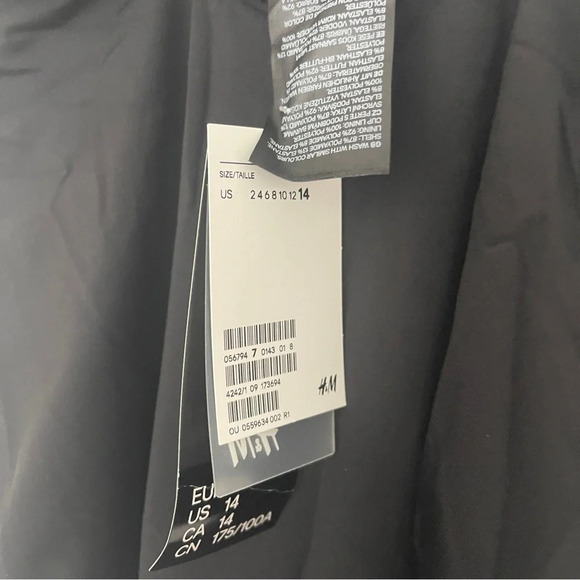 Swimwear 1 piece 48/16 black H&M removable pads NWT - Picture 3 of 4